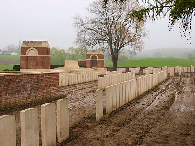 Larch Wood (Railway Cutting) Cemetery