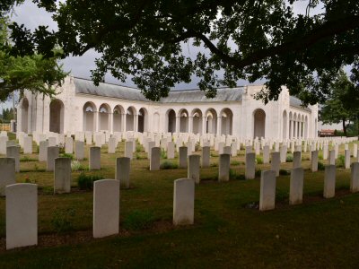 Le Touret Cemetery & Memorial