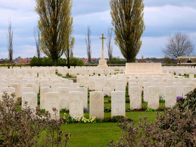 Oosttaverne Wood Cemetery