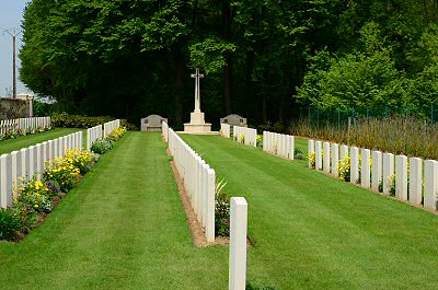 Perreuse Chateau Franco British Cemetery