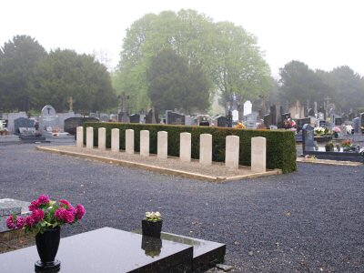 Quesnoy-sur-Deule Communal Cemetery, Nord