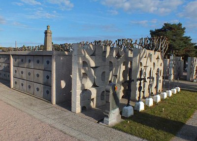 Carré militaire "Saint Michel" Cemetery, St-Brieuc, France