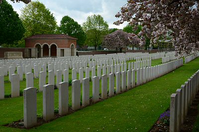 Daours Communal Cemetery Extension, Somme