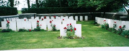 Givenchy-en Gohelle Canadian Cemetery