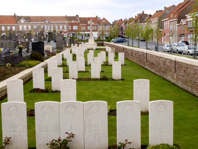 Nieuwkerke (Neuve Eglise) Churchyard