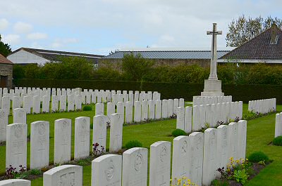 Ramscappelle Road Military Cemetery