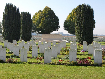 Vieille-Chapelle New Military Cemetery