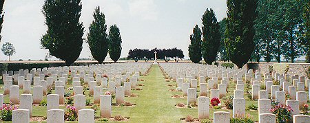 Warlincourt Halte British Cemetery